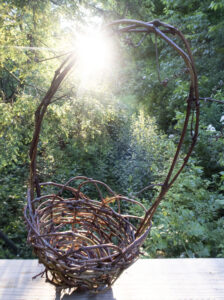 Create DIY rustic baskets to carry your fall harvest veggies and fresh eggs